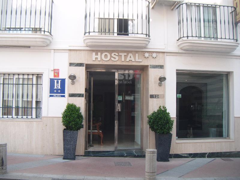 โอสตัล อาบริล Hotel เนร์คา ภายนอก รูปภาพ
